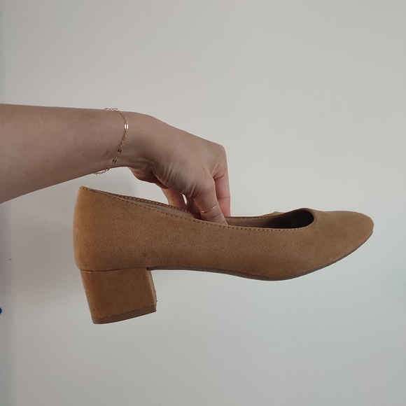 old navy heel - Picture 2 of 3